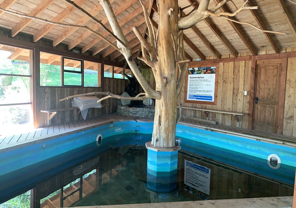 swimming pool spa