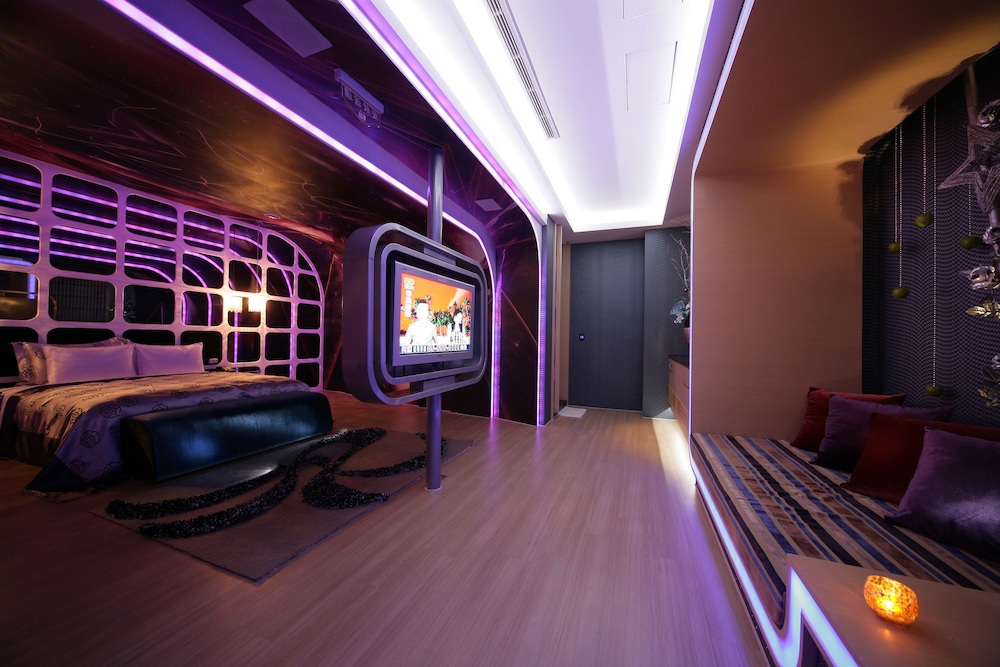Dubai Villa Motel 36/69
