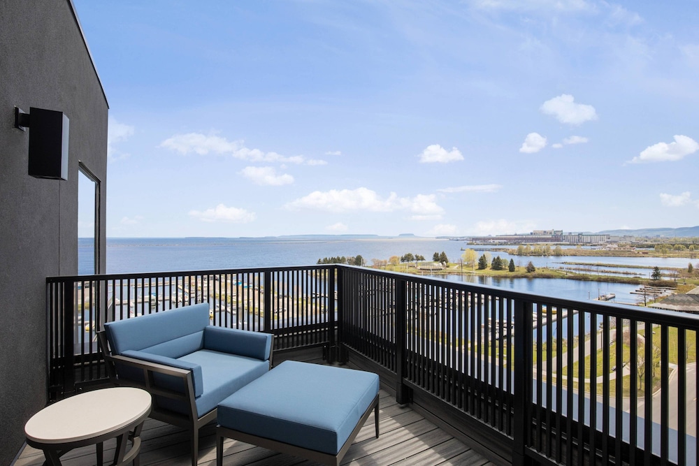 Delta Hotels By Marriott Thunder Bay 7/51
