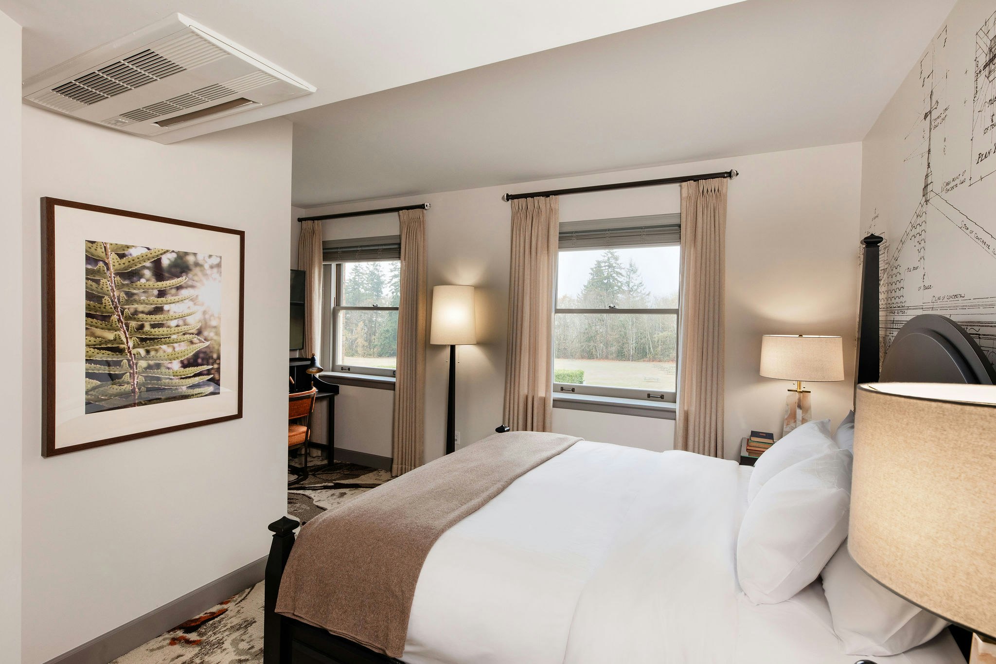 Lodge, King Bed