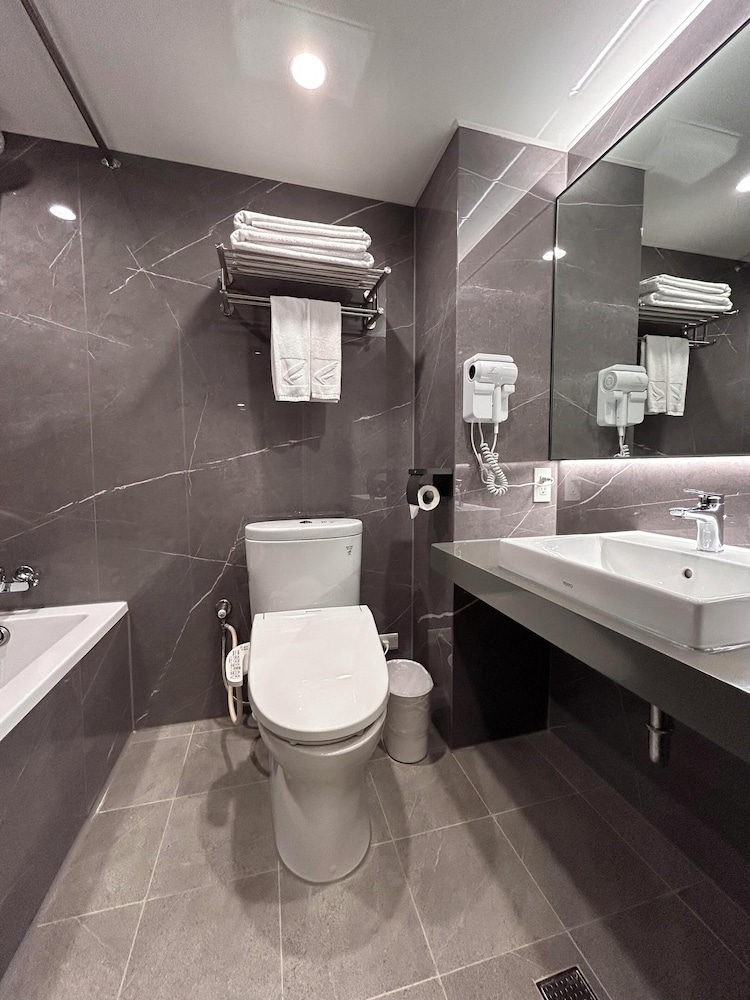 Forward Suites I 62/65