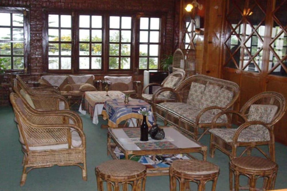 NIVA NIWA LODGE 10/21