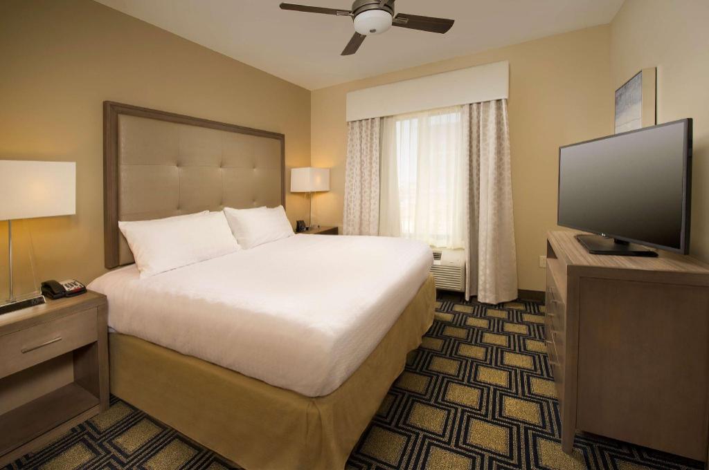 STUDIO, SUITE, KING BED, ACCESSIBLE