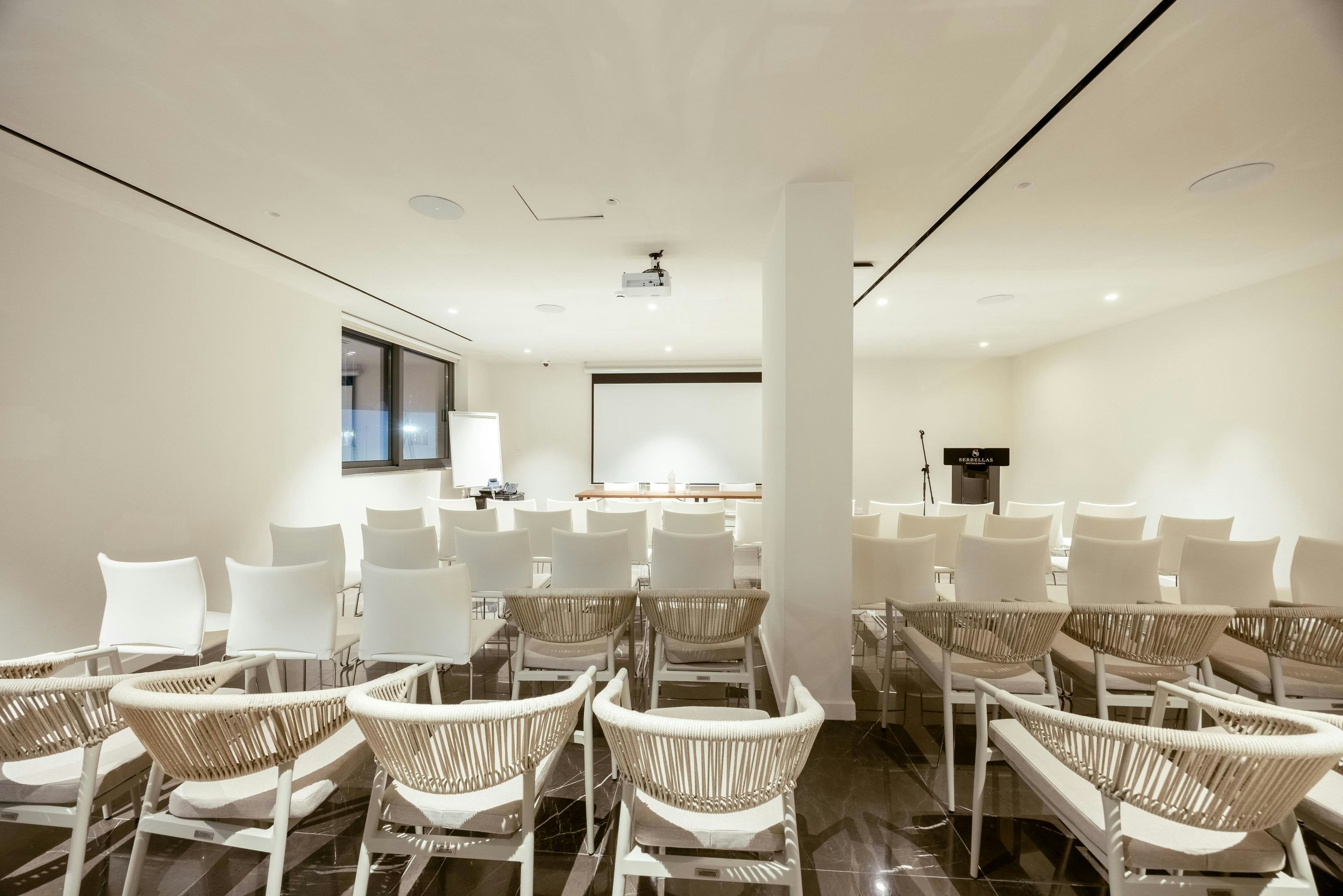 Serbellas Boutique Hotel 36/48