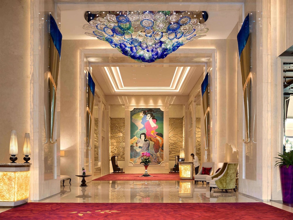 RAFFLES JAKARTA 10/50