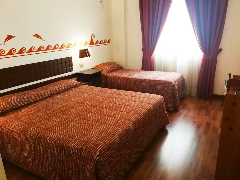 ROOM, QUADRUPLE, DOUBLE AND TWIN BEDS