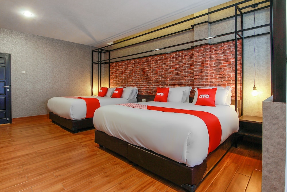 Capital O 3476 Millenium Inn 29/41