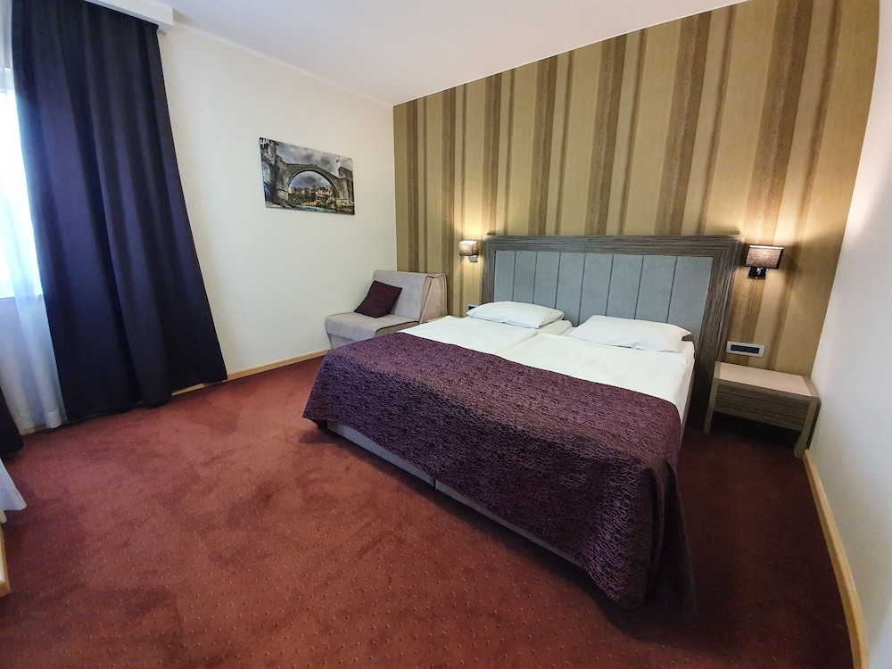 Hotel Brotnjo 6/67