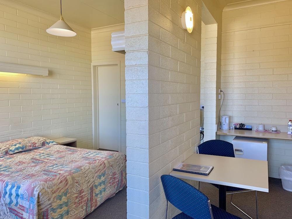 Opal Inn Hotel Motel 68/68
