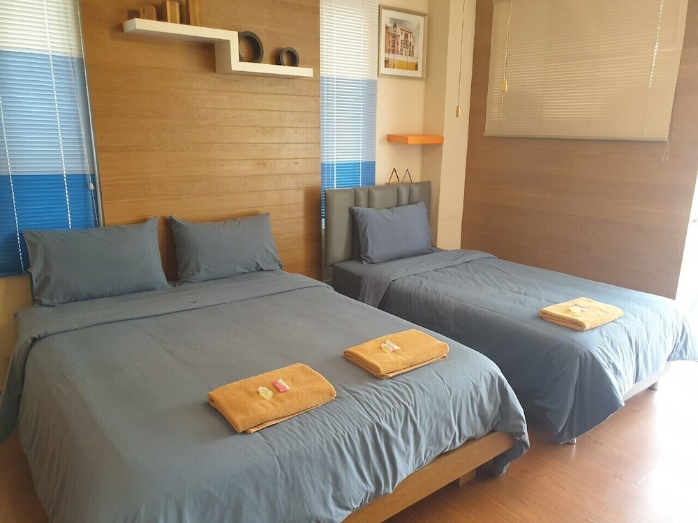 STANDARD, TRIPLE, RIVER VIEW