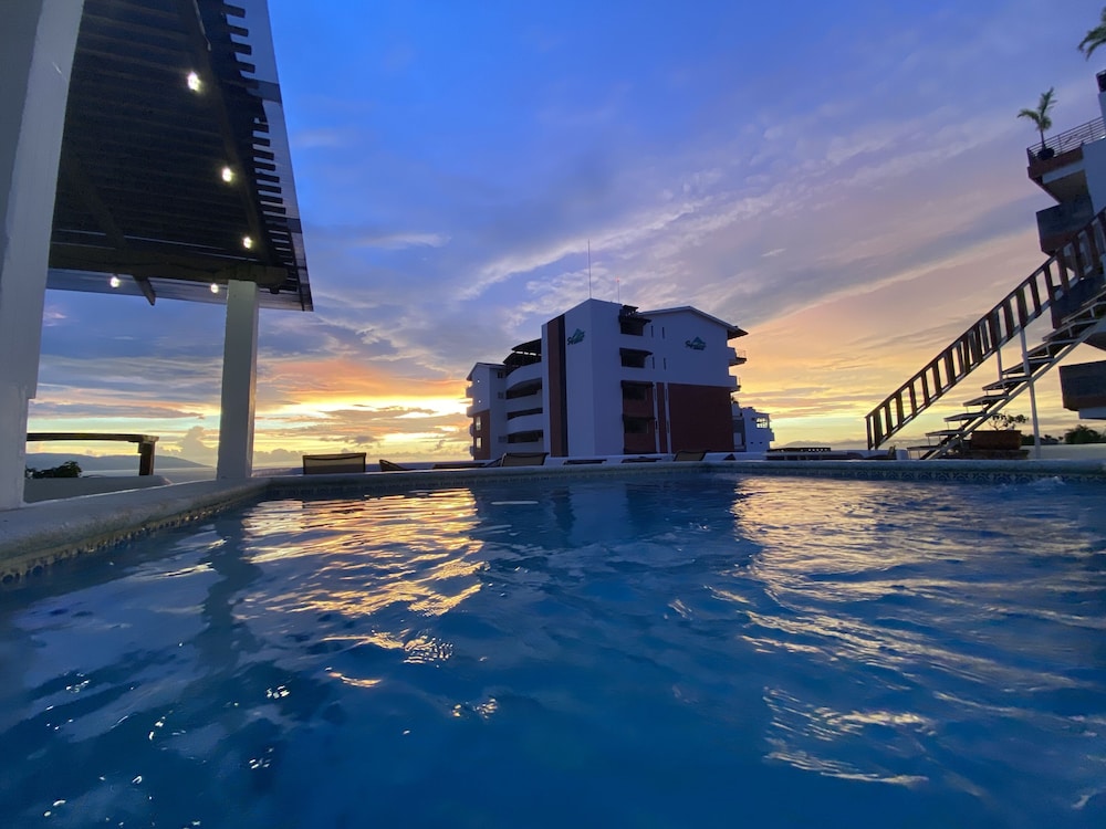 Amaca Hotel Puerto Vallarta 69/76