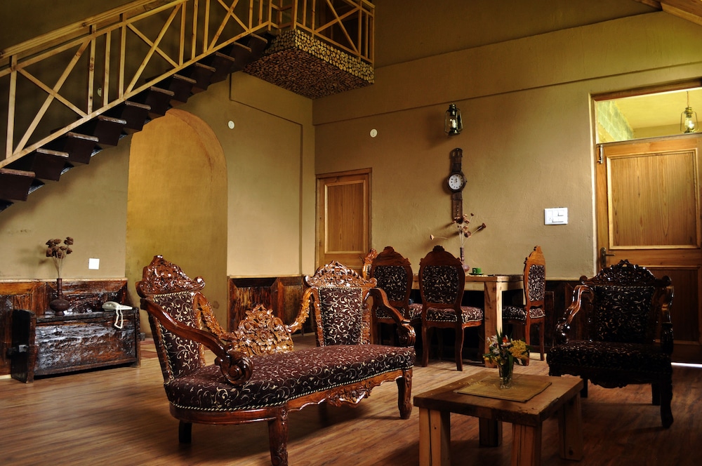 HERITAGE VILLAGE RESORT 53/77
