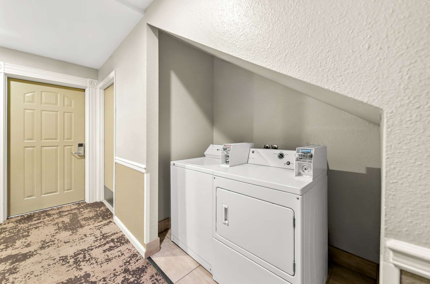 Best Western Executive Inn Los Banos 4/33