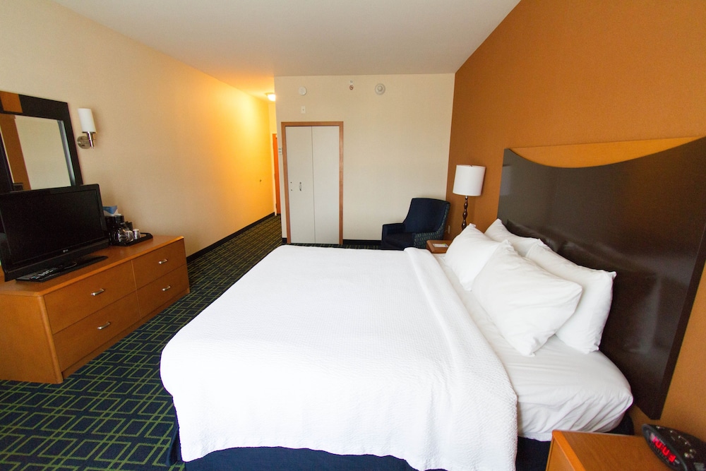 Fairfield Inn & Suites by Marriott Santa Maria 6/31
