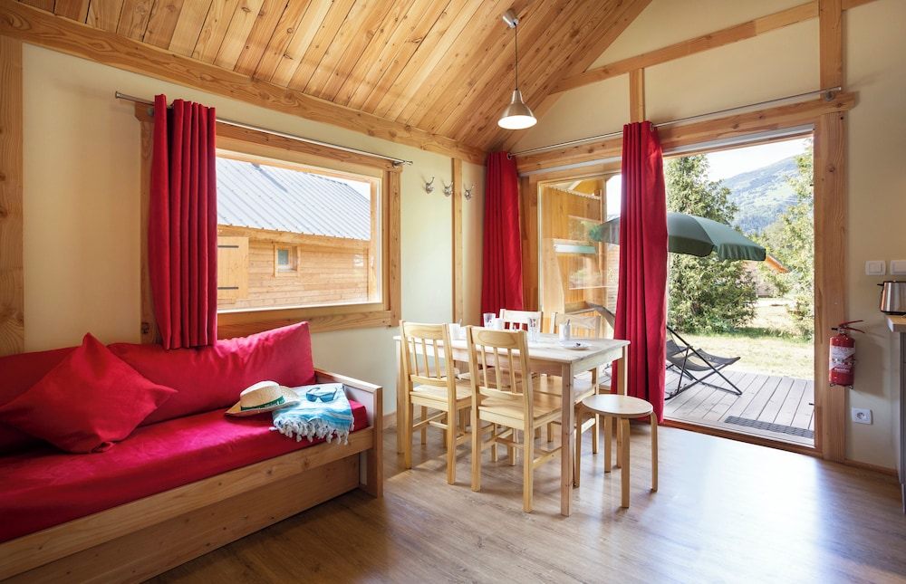 Huttopia Bourg Saint Maurice 30/48