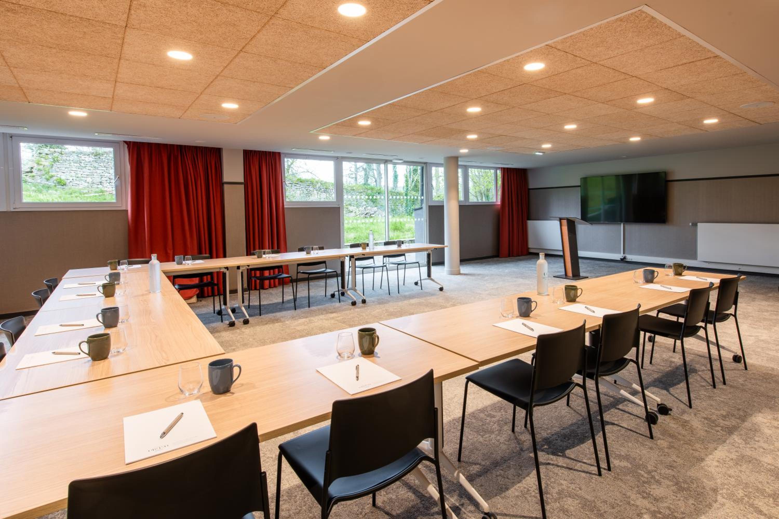 HOSTELLERIE ABBATIALE 49/55
