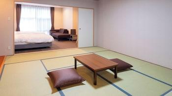 Japanese Western, 2 Rooms, Standard, 5 Futon Beds, No Bathroom