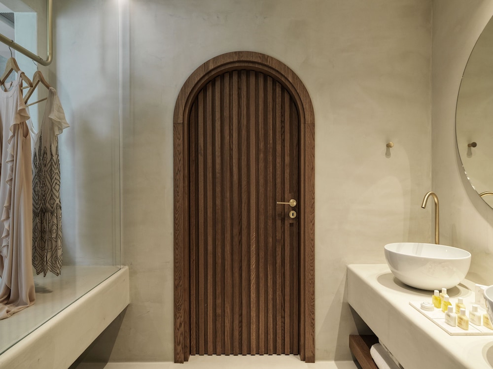 Mykonos Earth Suites 67/70