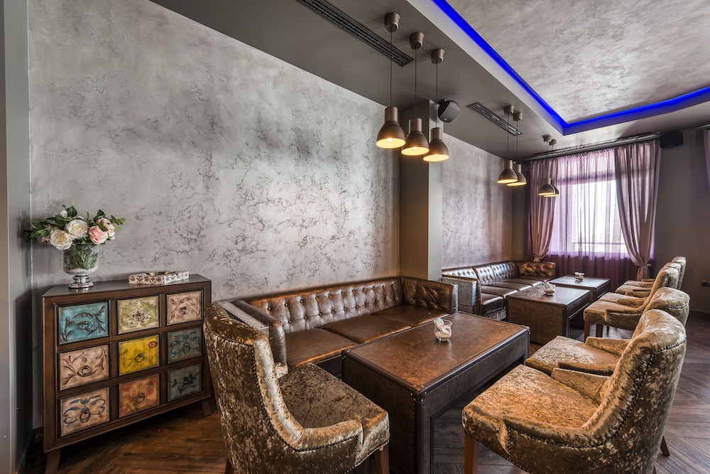 All Seasons Residence Hotel 45/68
