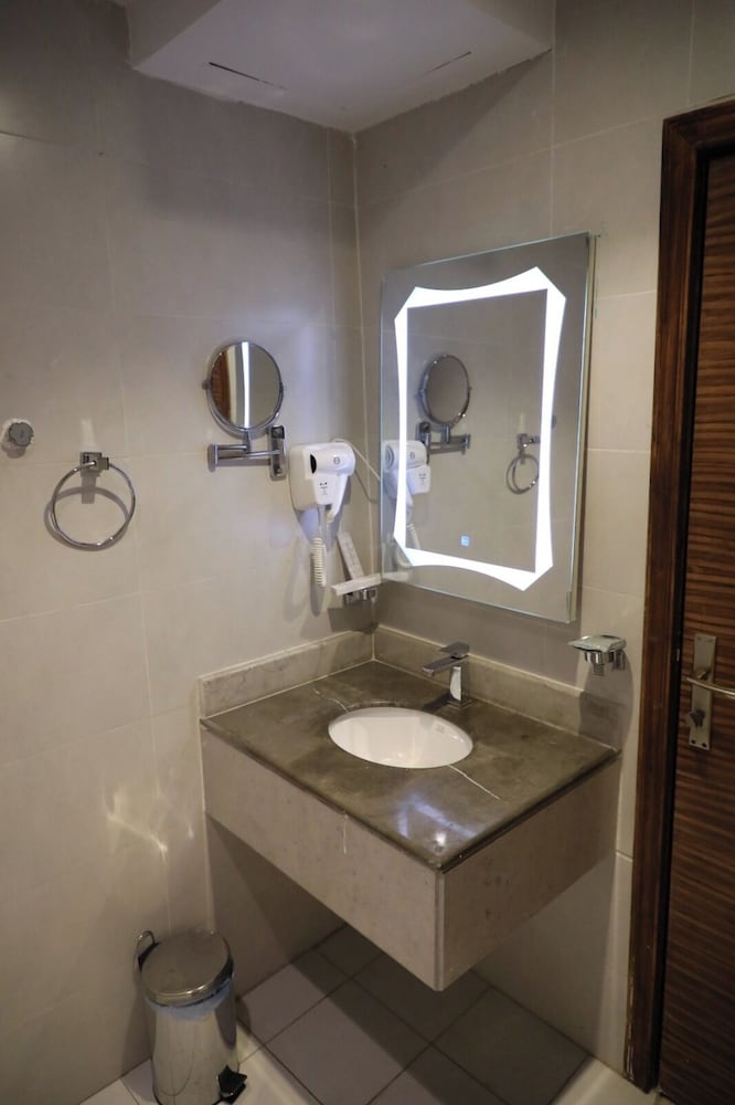 فندق تاج الوجه(Taj Al-Wajh Hotel) 32/32