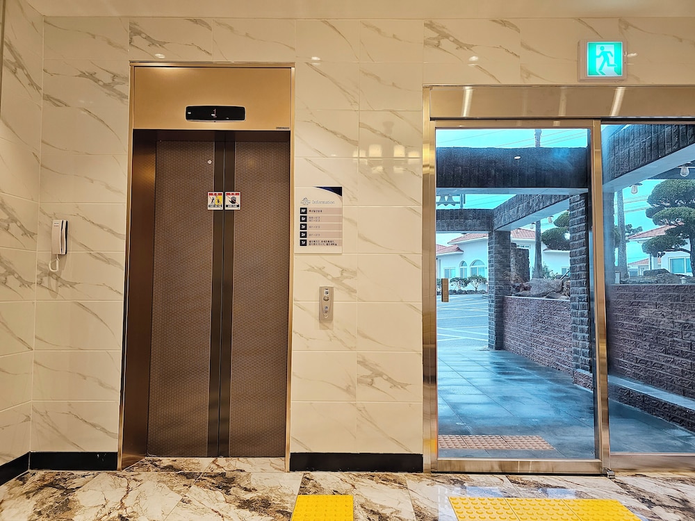 Sea Cliff Hotel Jeju 31/69