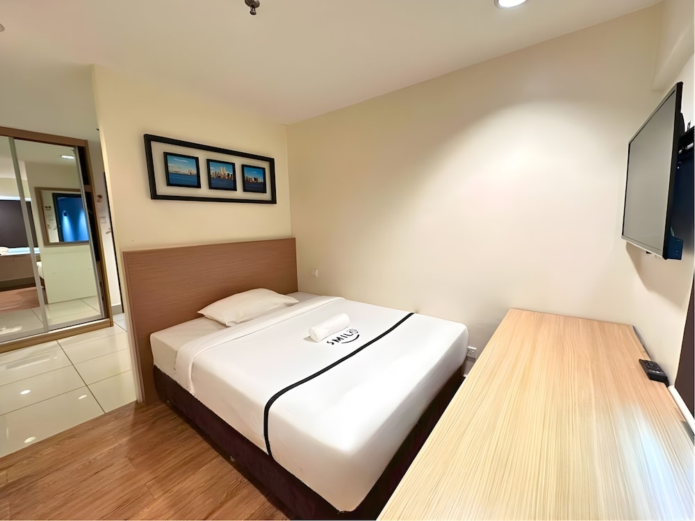 ROOM, SINGLE