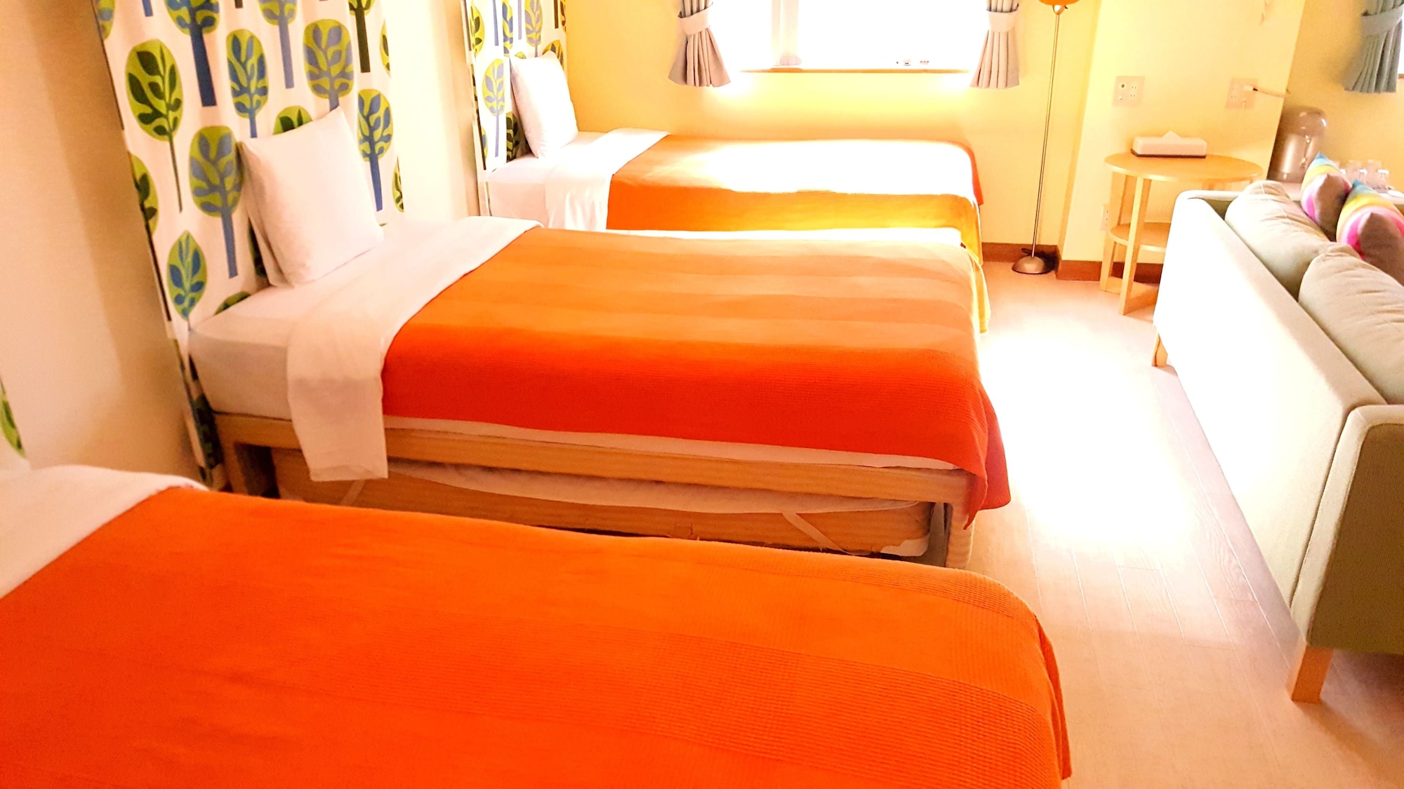 ROOM, TRIPLE, DOUBLE BED