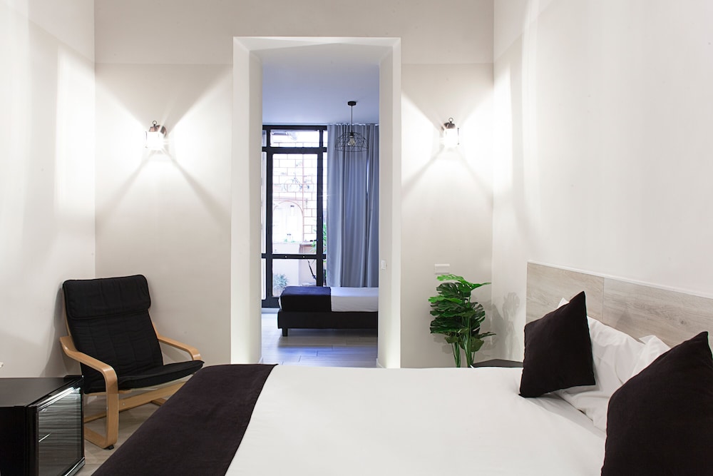 Dada Suites 16/49