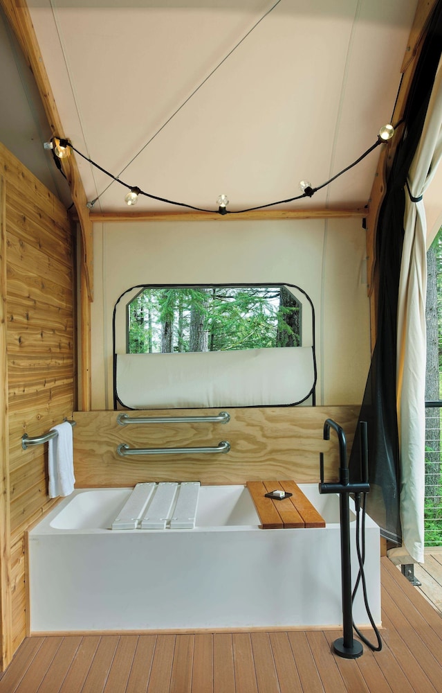 Glamping, King Bed, Accessible