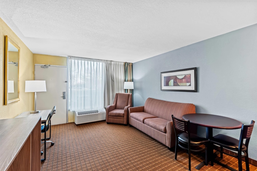 Quality Inn Fort Dodge 31/59