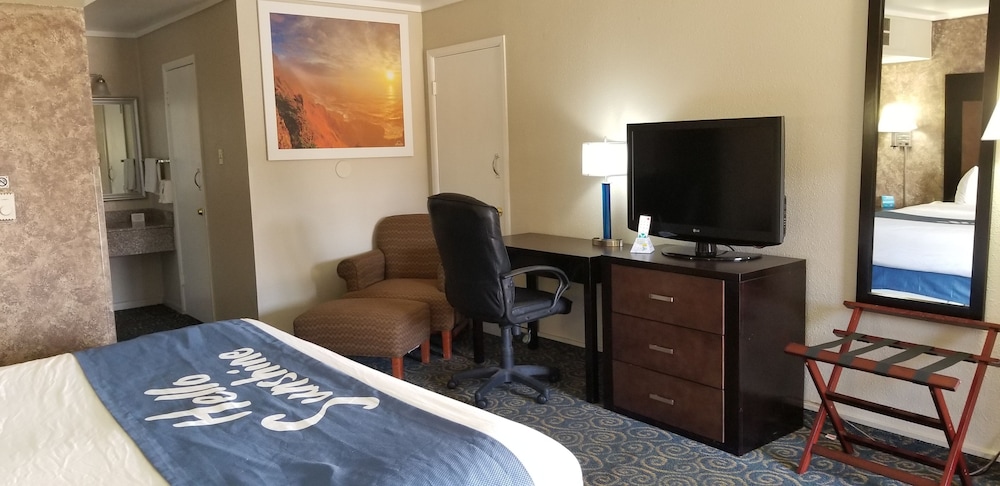 Days Inn & Suites by Wyndham Trinidad 17/41
