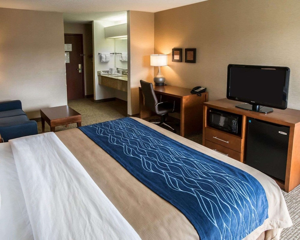 Comfort Inn Crystal Lake - Algonquin 7/33