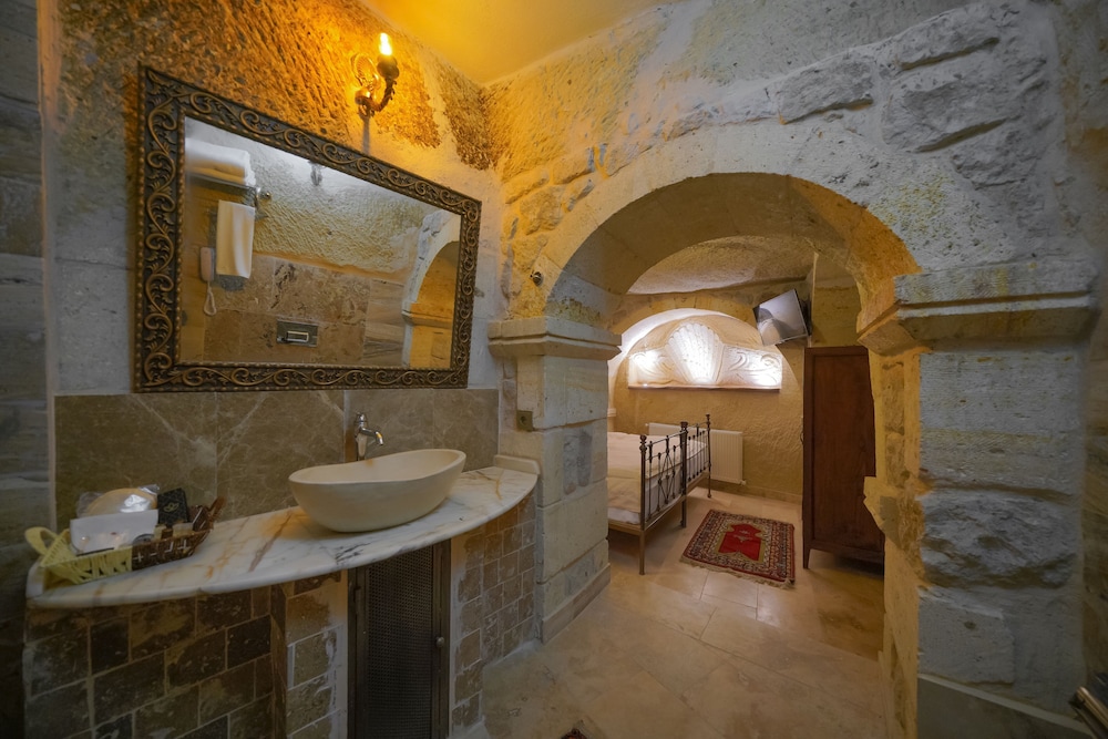 Serenus Cave Suites 49/50
