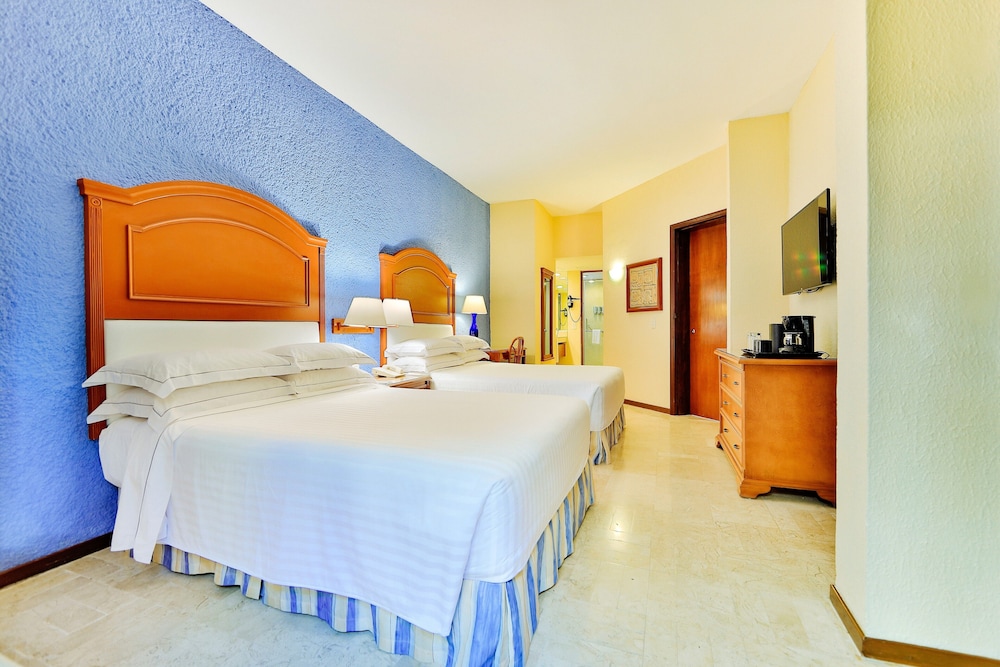 Occidental Tucancun 12/67