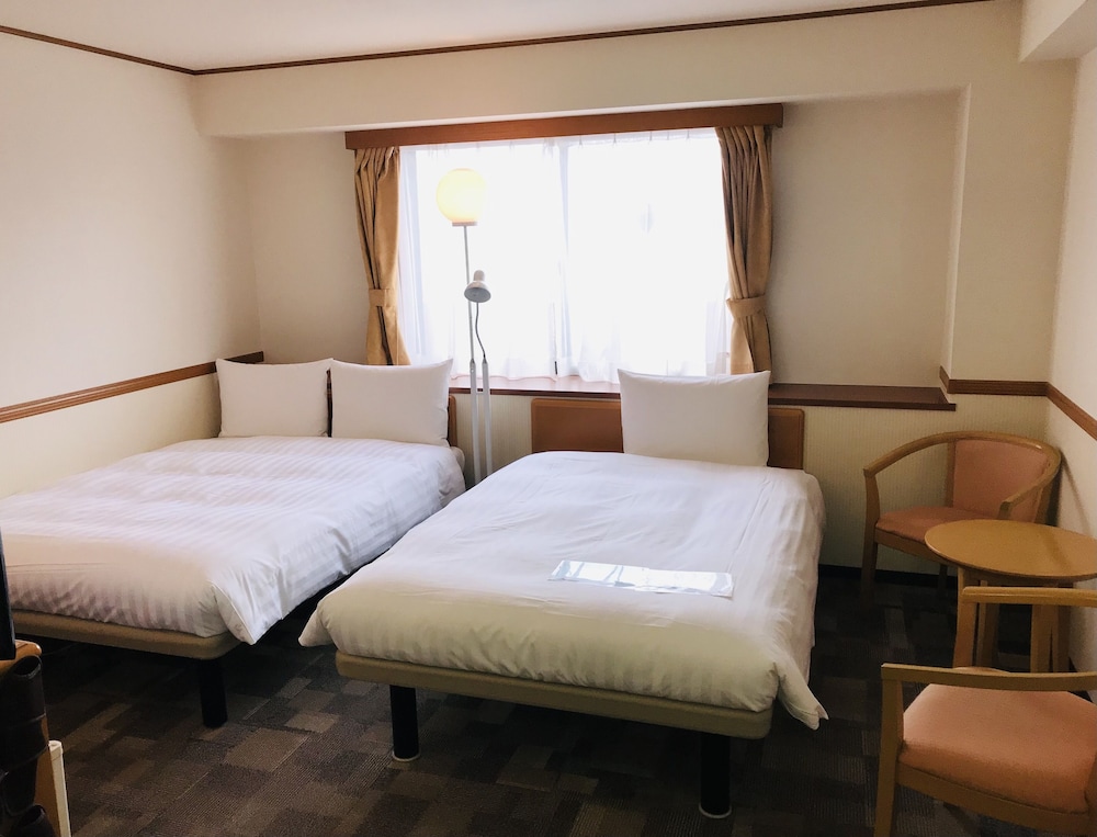 Toyoko Inn Tokyo Tozai Line Nishikasai 12/65
