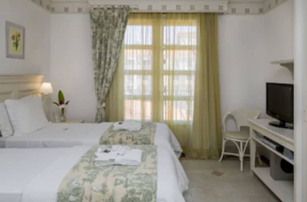 Junior Suite, City View