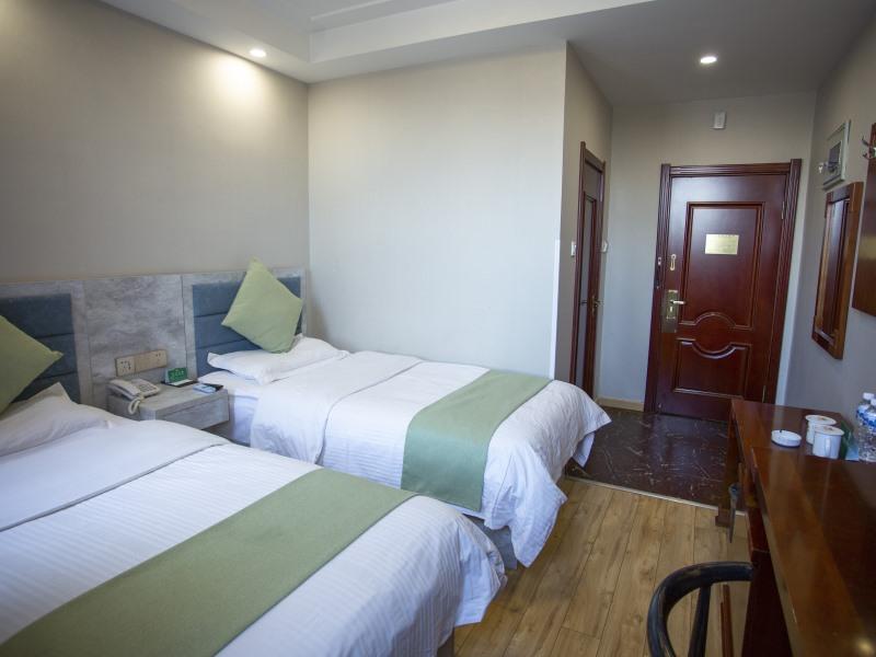 GreenTree Alliance Hulunbeier Zhalantun Railway Station Hotel 17/42