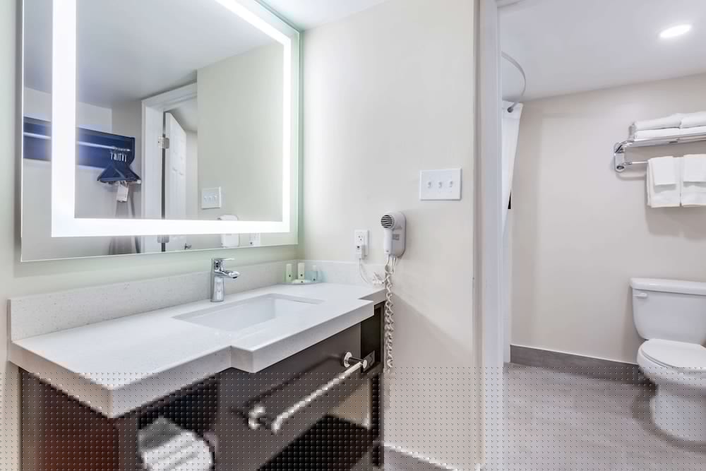 Quality Inn & Suites Goodyear - Phoenix West 6/42