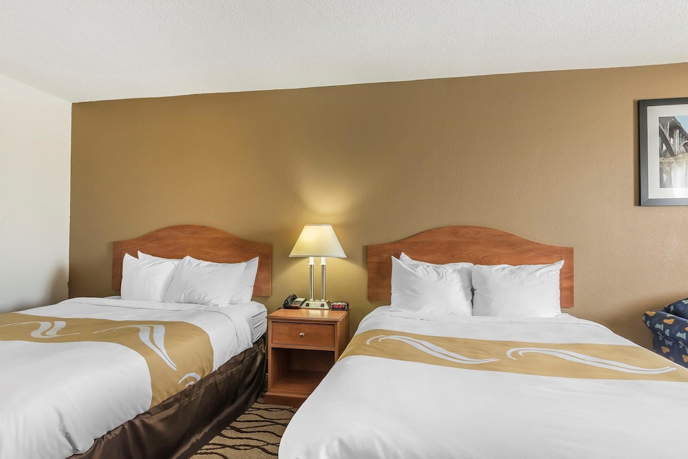 Quality Inn Charleston - Sikeston 17/36