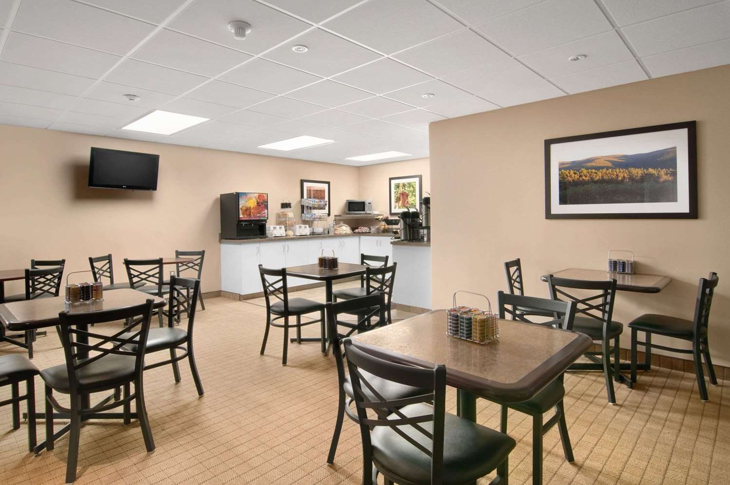 Travelodge Red Deer 2/3
