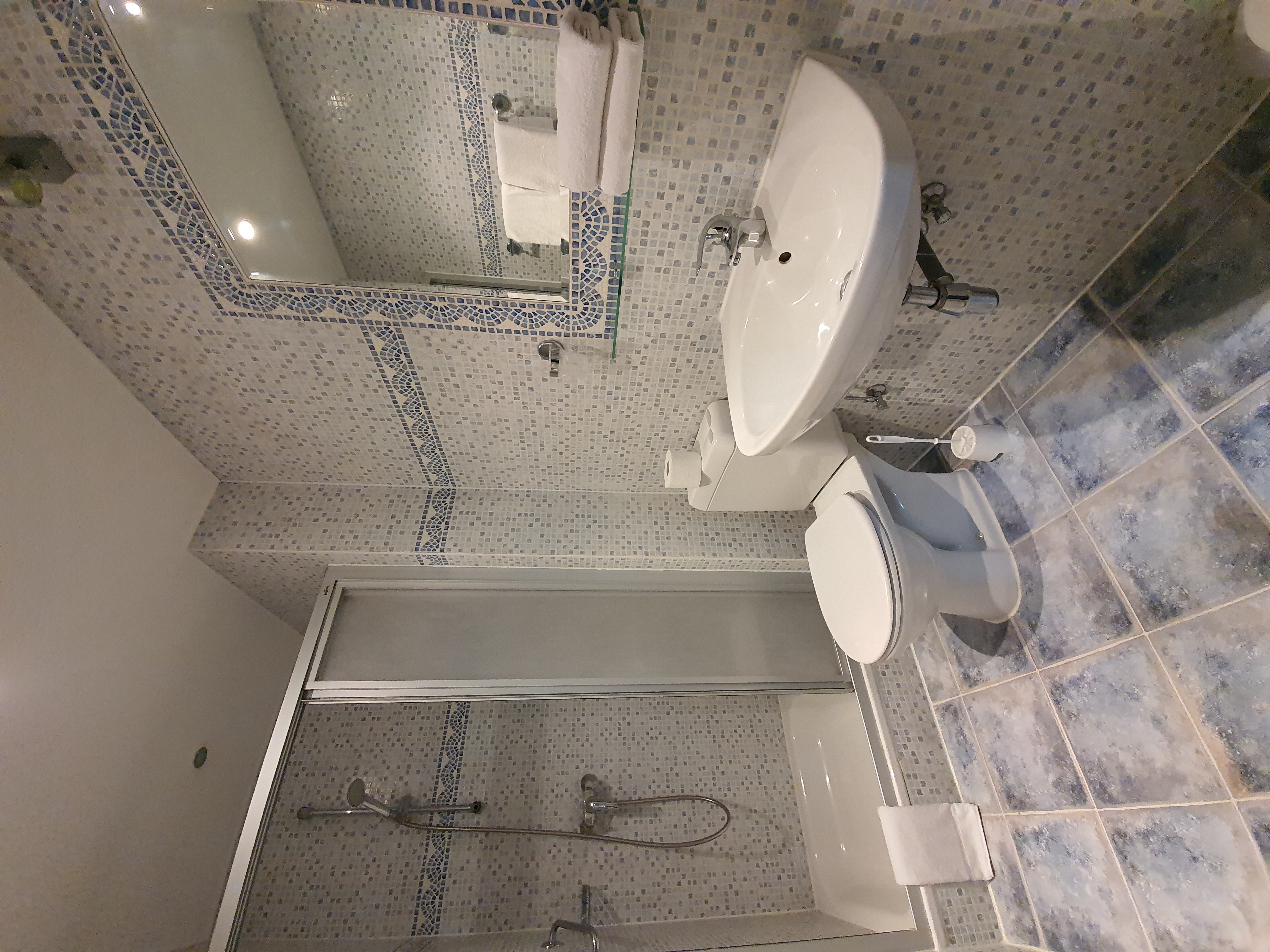 Economy, Double Bed, Hotel Midi-Zuid 4/5