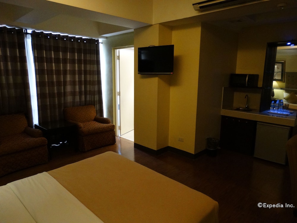 Silver Oaks Suite Hotel 19/25