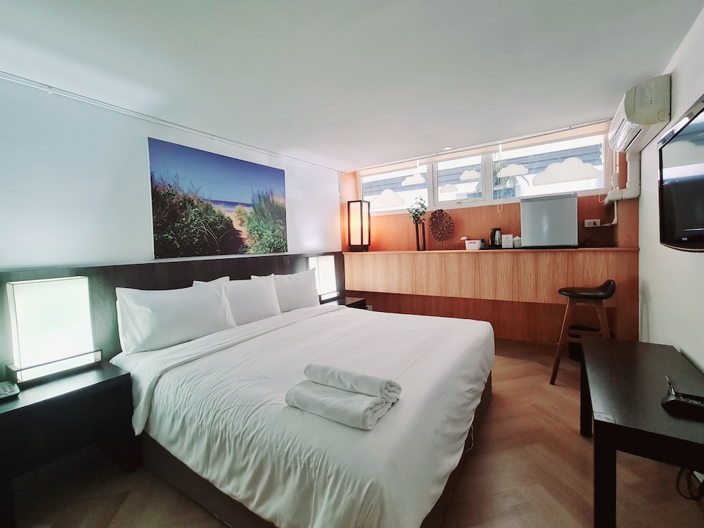 Sathorn Terrace Apartment 24/50