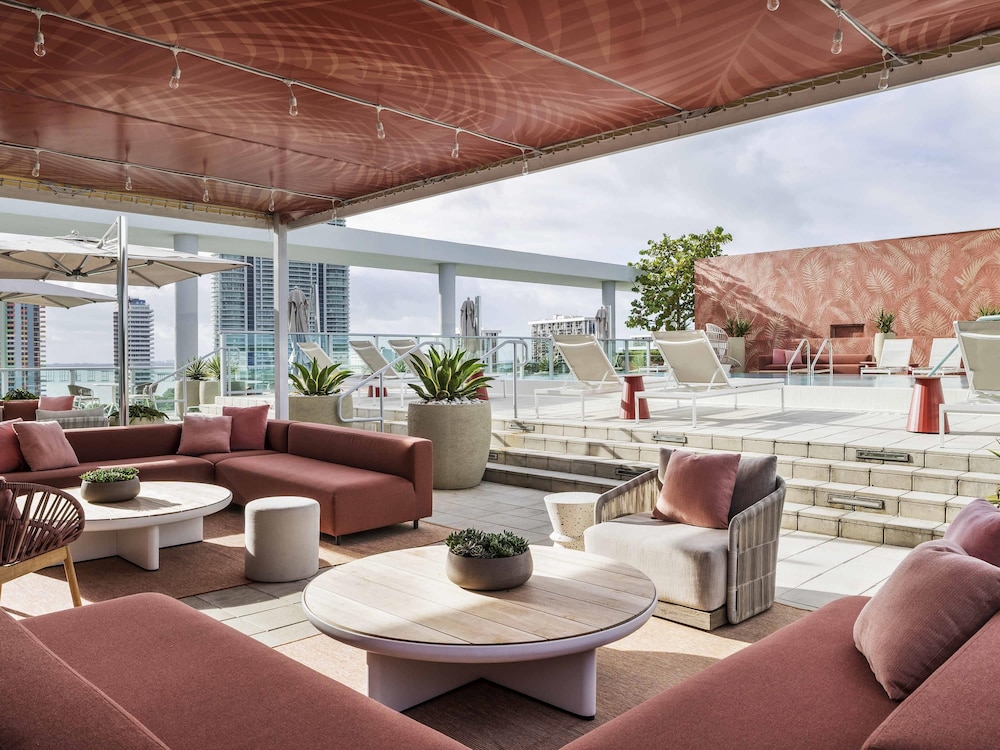 Novotel Miami Brickell 55/74