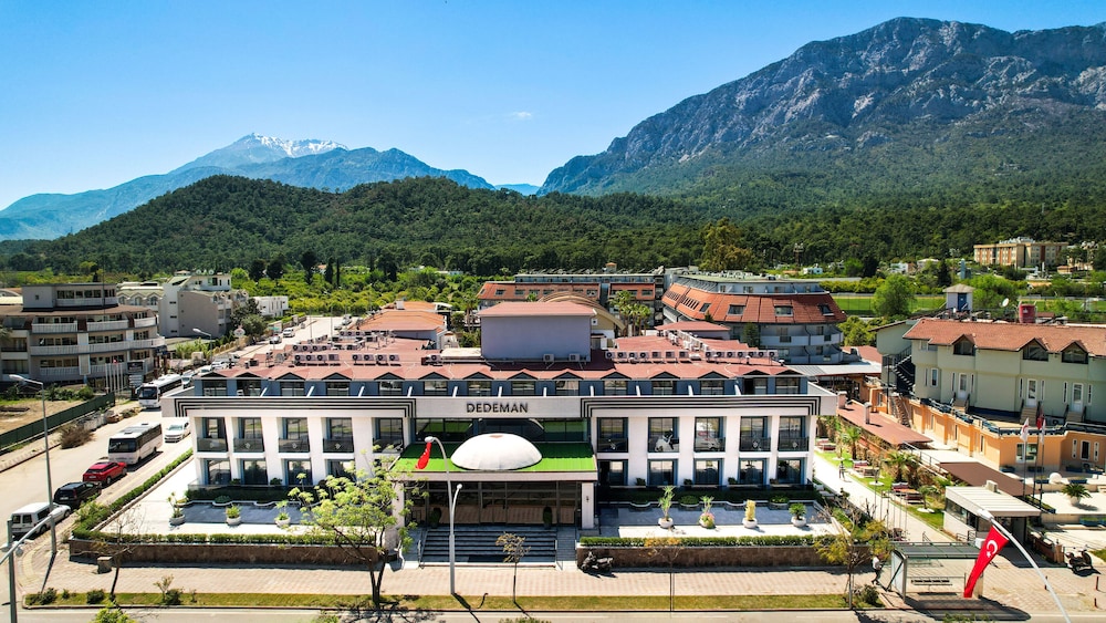 Dedeman Kemer Resort 5/50