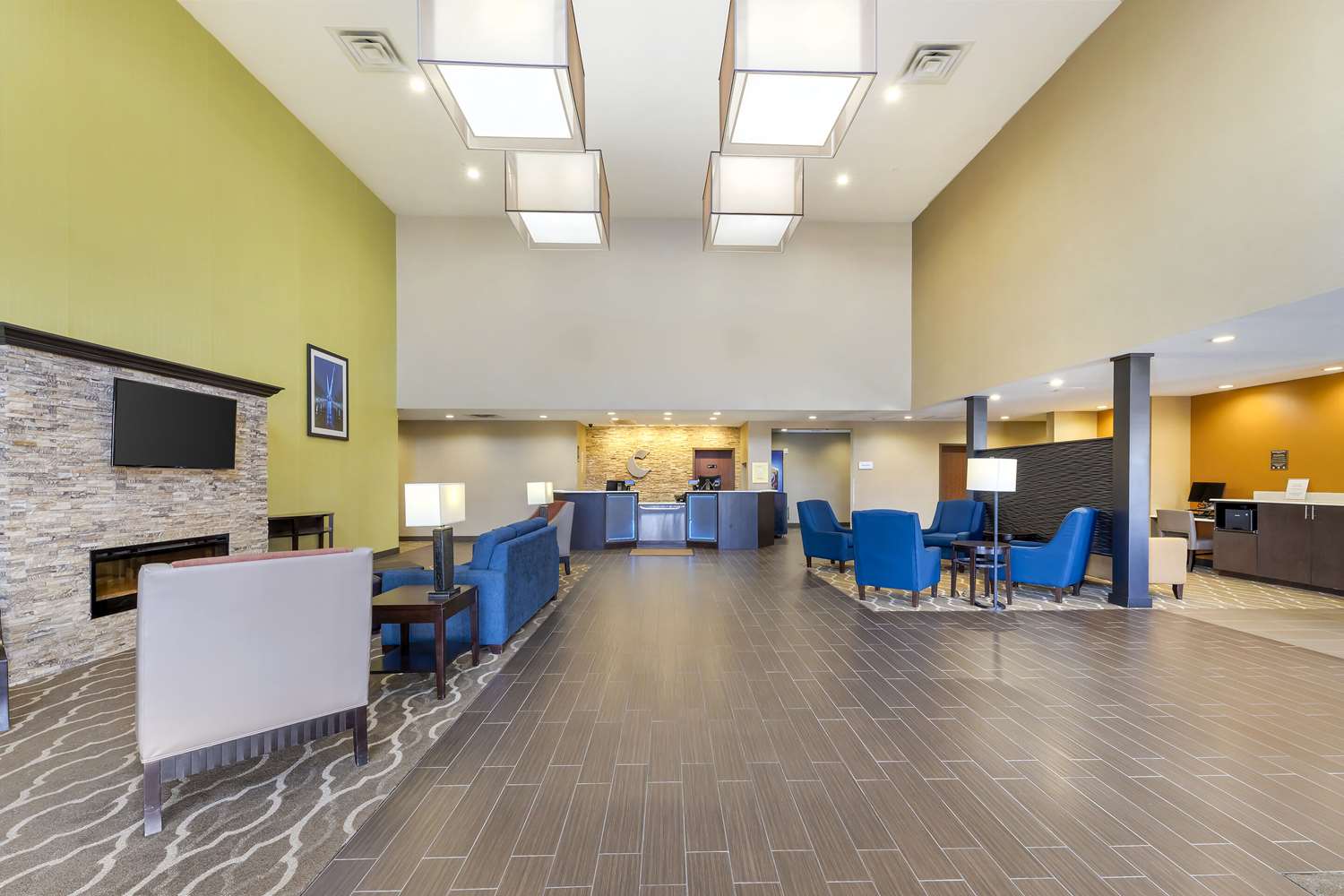 Comfort Suites Meridian And I-40 14/18
