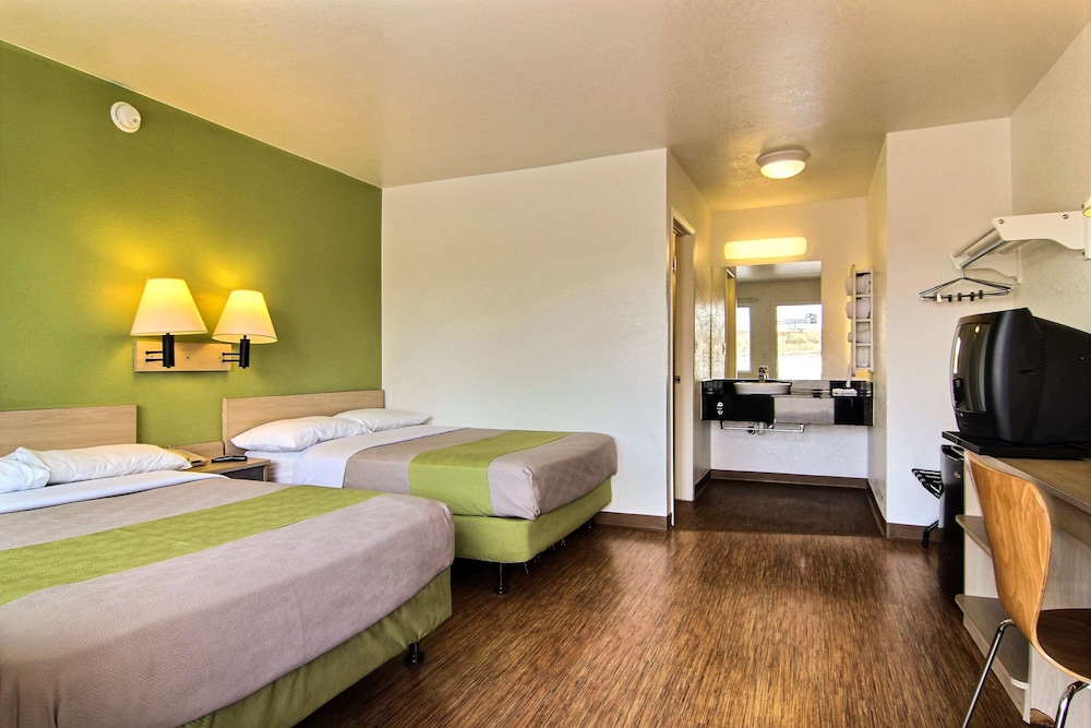 Motel6 Albuquerque, NM - Midtown 23/50