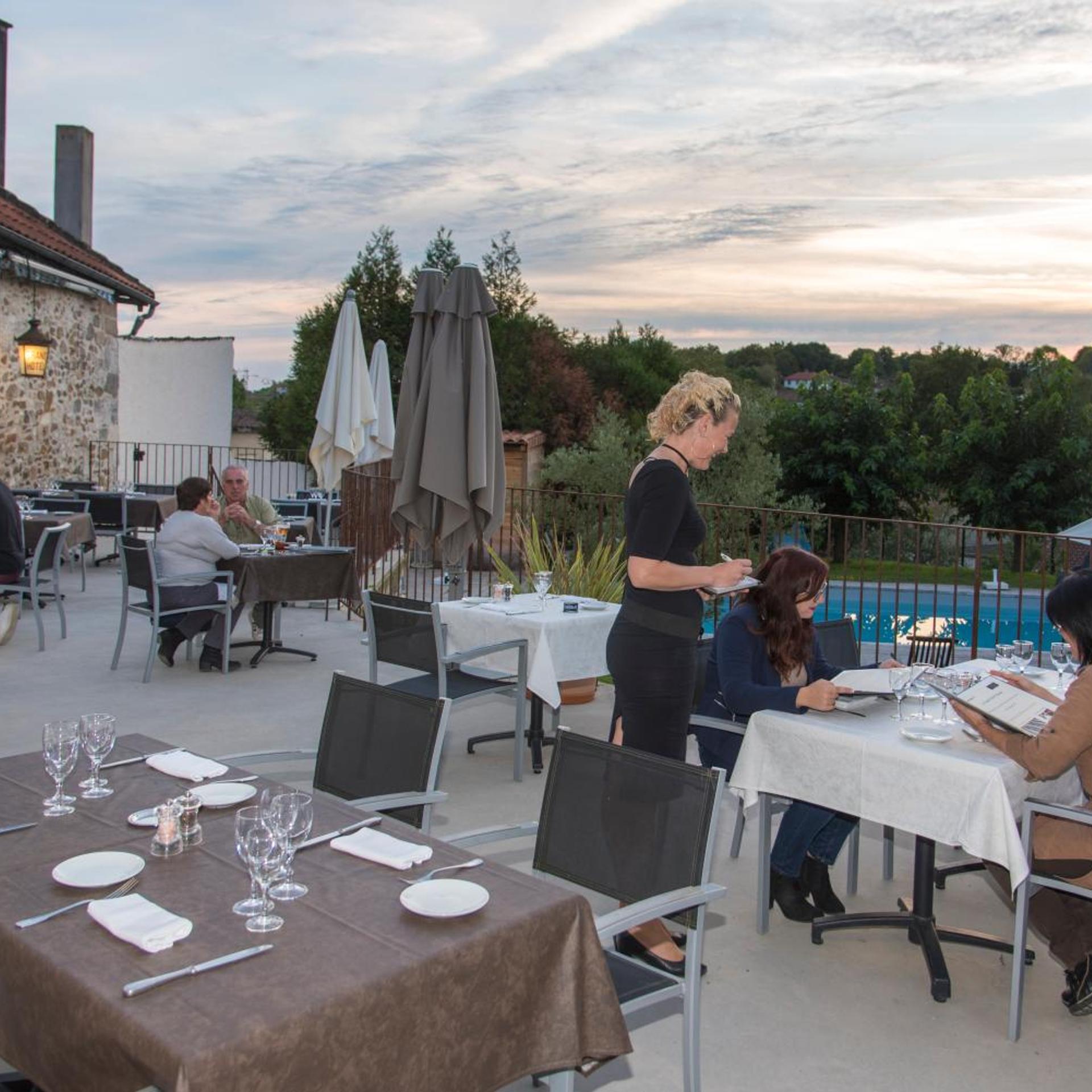 LOGIS GRAND HOTEL 35/51