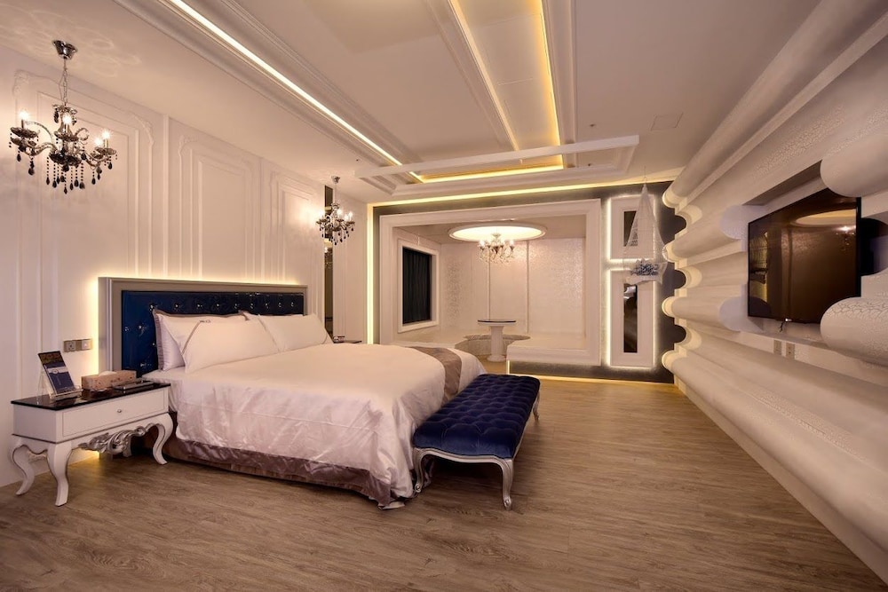 Uher Luxury Resort Hotel 5/50