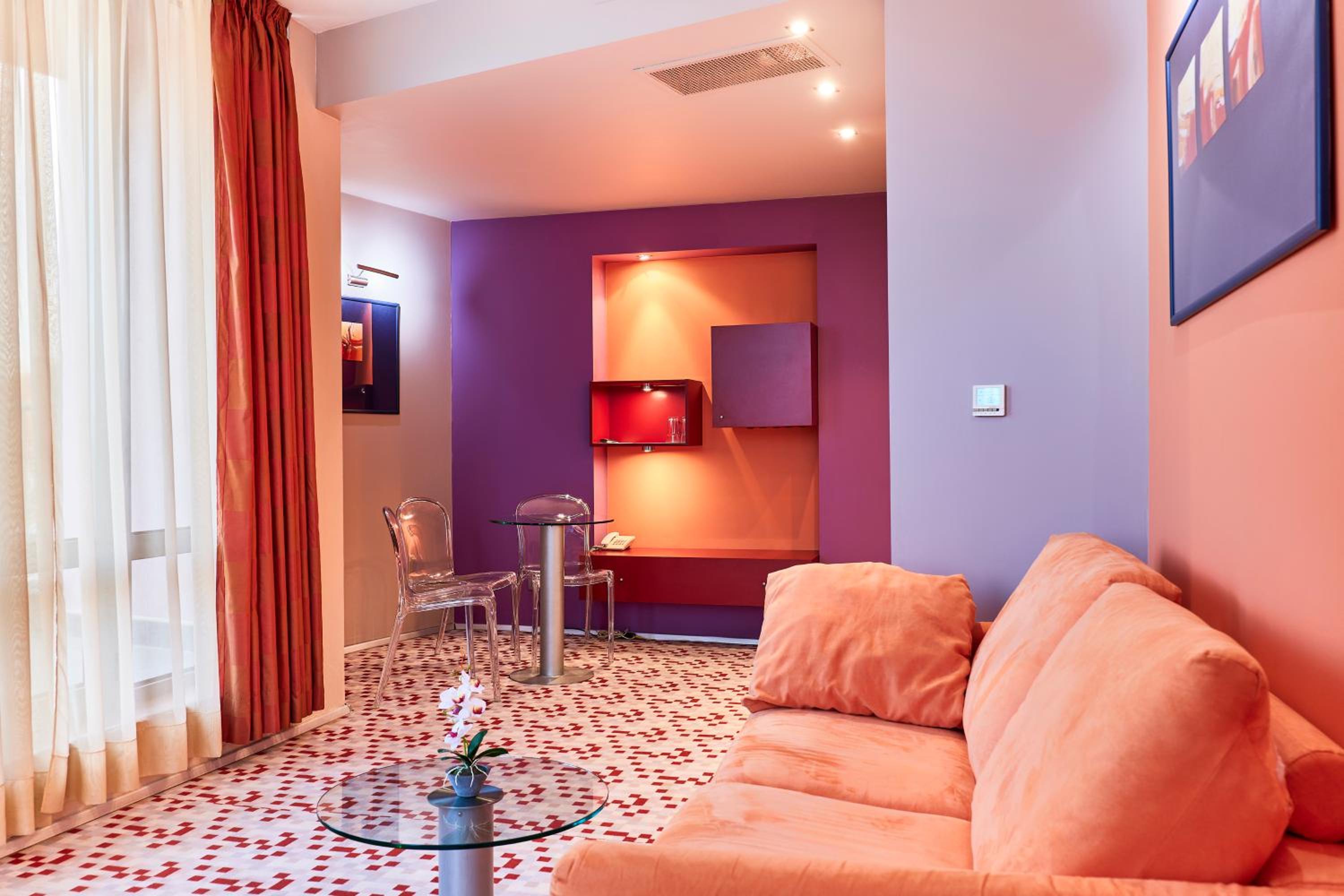 Mirena Hotel 33/50